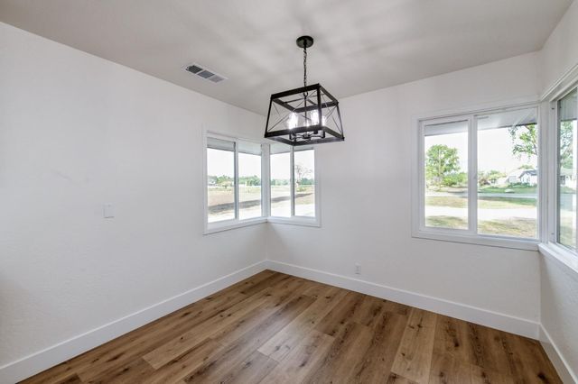 545 N Rio Vista Avenue, Sanger, CA 93657