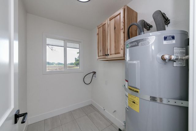 545 N Rio Vista Avenue, Sanger, CA 93657