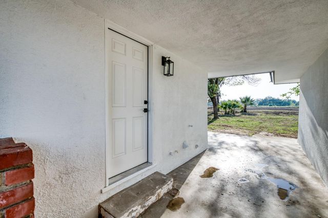 545 N Rio Vista Avenue, Sanger, CA 93657