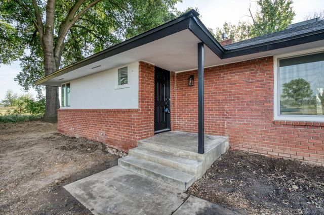 545 N Rio Vista Avenue, Sanger, CA 93657