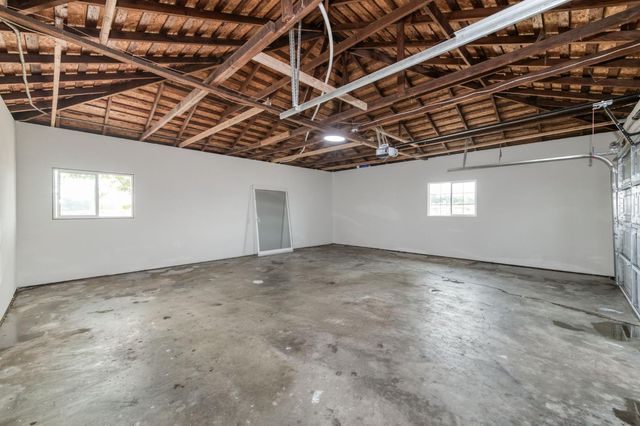 545 N Rio Vista Avenue, Sanger, CA 93657