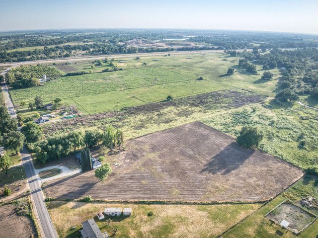 545 N Rio Vista Avenue, Sanger, CA 93657