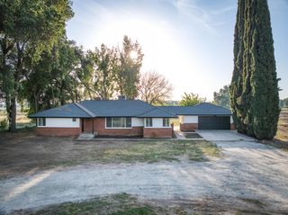 545 N Rio Vista Avenue, Sanger, CA 93657