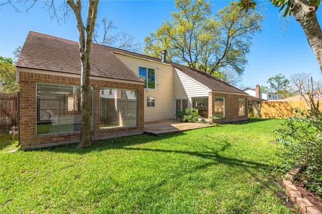 16419 Laurelfield Drive, Houston, TX 77059