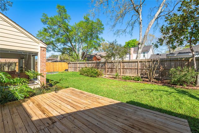 16419 Laurelfield Drive, Houston, TX 77059