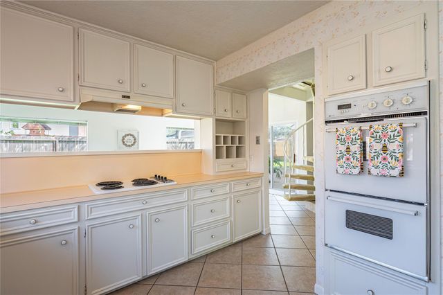 16419 Laurelfield Drive, Houston, TX 77059