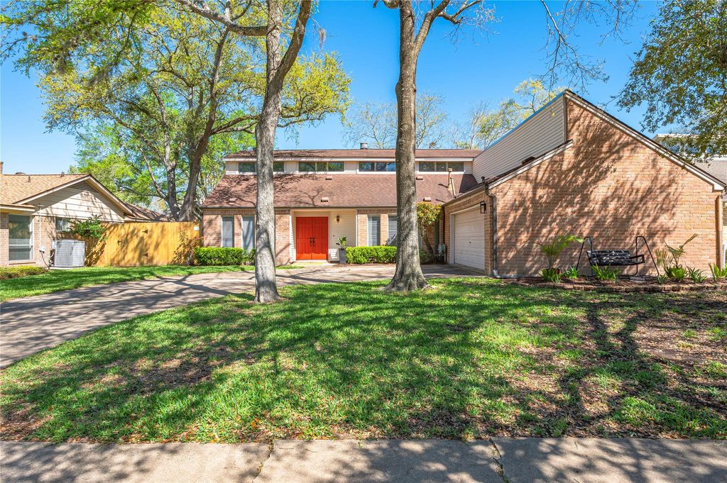 16419 Laurelfield Drive, Houston, TX 77059