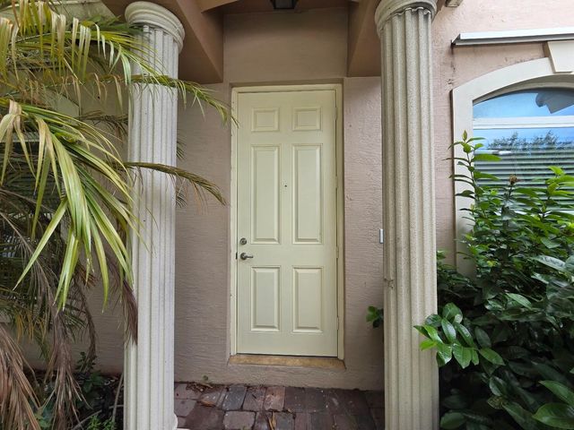 4704 Villas Santorini Drive, Lake Worth, FL 33461