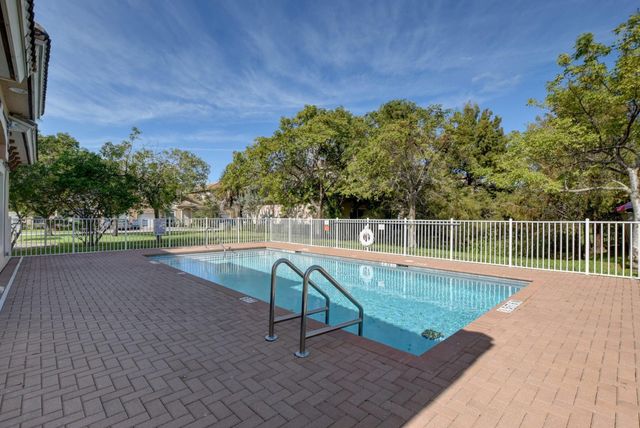 4704 Villas Santorini Drive, Lake Worth, FL 33461