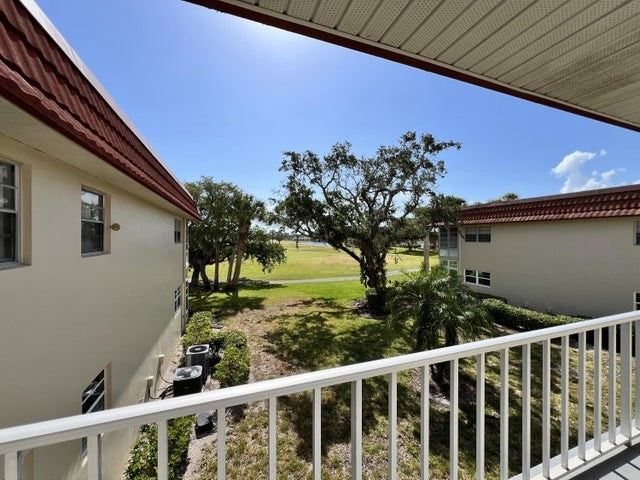 103 Royal Oak Drive 205, Vero Beach, FL 32962