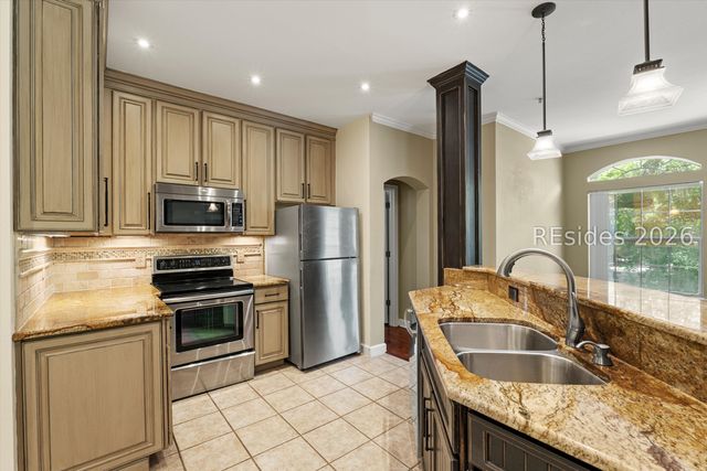 4 Indigo Run Dr Apt 3611, Hilton Head Island, SC 29926