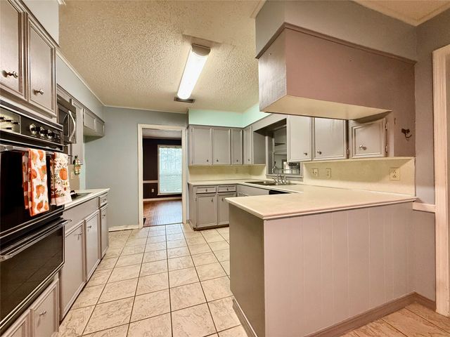 2104 Greenbriar Dr, Ruston, LA 71270