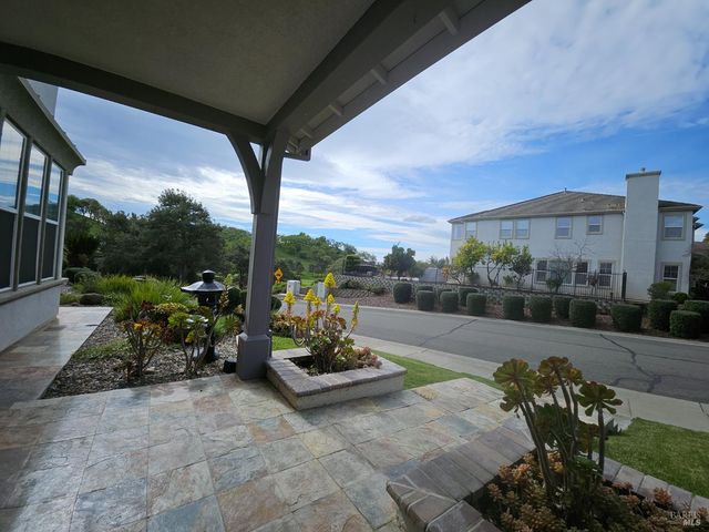 2901 Pebble Beach Cir, Fairfield, CA 94534