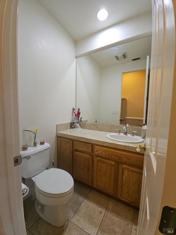 2901 Pebble Beach Cir, Fairfield, CA 94534