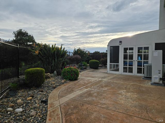 2901 Pebble Beach Cir, Fairfield, CA 94534