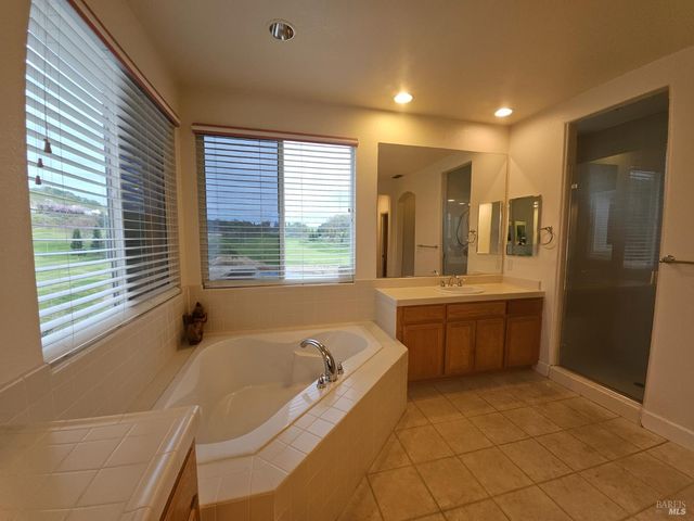 2901 Pebble Beach Cir, Fairfield, CA 94534