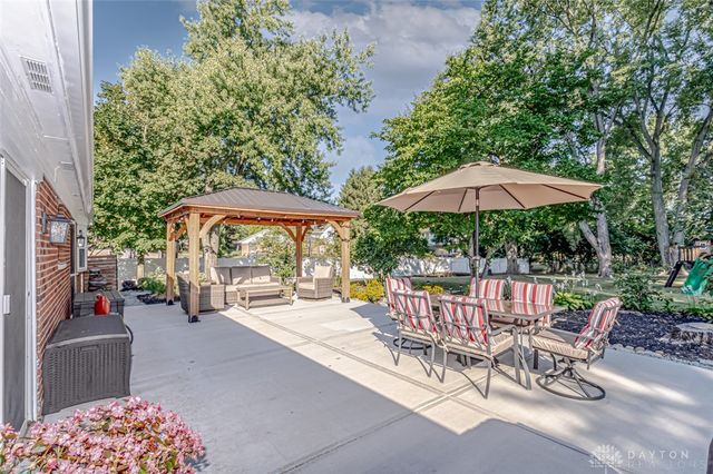 1487 Beaushire Circle, Washington Twp, OH 45459