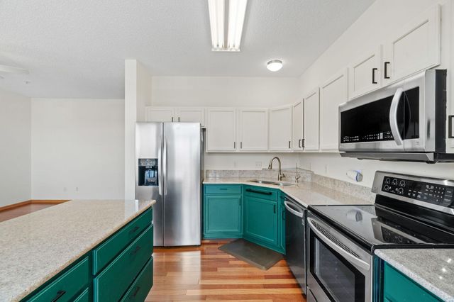 7640 Zane Avenue N, Brooklyn Park, MN 55443