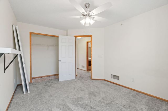 7640 Zane Avenue N, Brooklyn Park, MN 55443