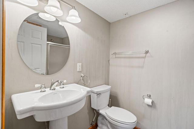 7640 Zane Avenue N, Brooklyn Park, MN 55443