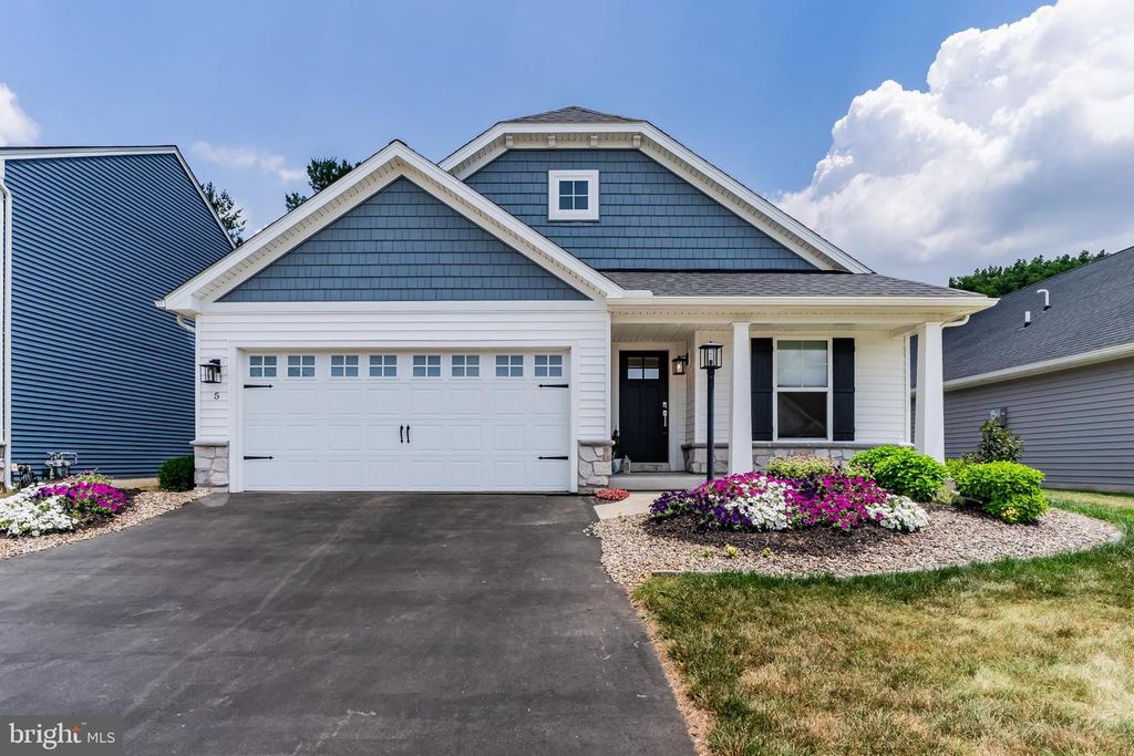 5 SHILLINGTON LANE, Carlisle, PA 17013