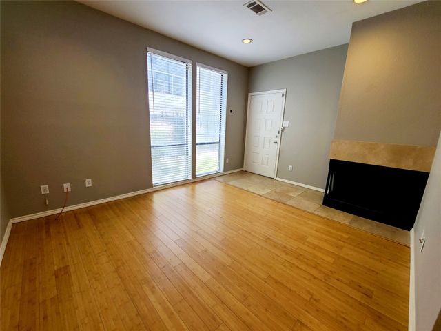 2002 N Fitzhugh Avenue 2, Dallas, TX 75204