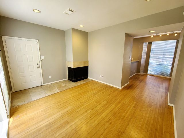 2002 N Fitzhugh Avenue 2, Dallas, TX 75204