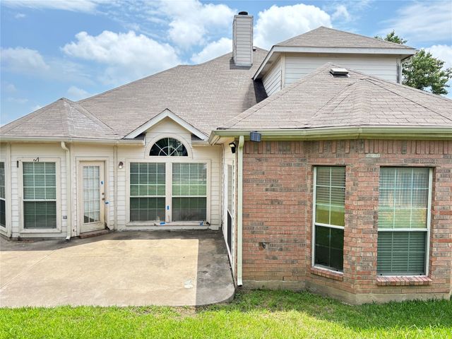 307 Forestridge Drive, Mansfield, TX 76063
