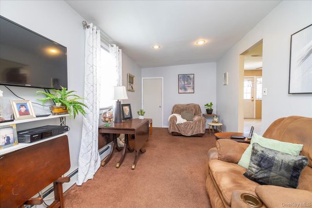 265 W Windsor Parkway, Oceanside, NY 11572