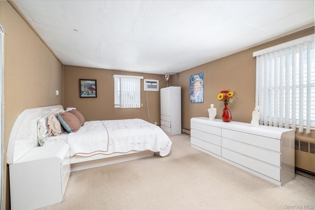 265 W Windsor Parkway, Oceanside, NY 11572