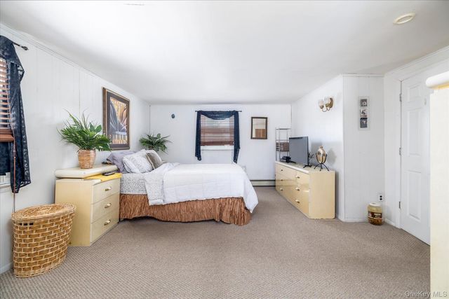 265 W Windsor Parkway, Oceanside, NY 11572