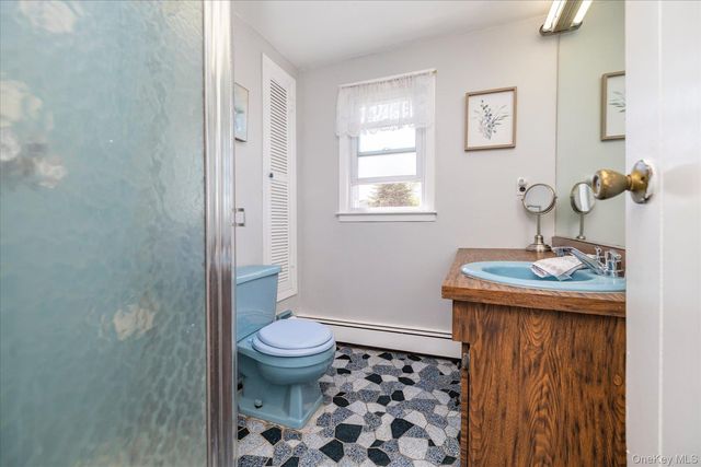 265 W Windsor Parkway, Oceanside, NY 11572