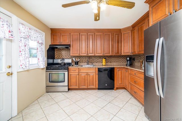 265 W Windsor Parkway, Oceanside, NY 11572