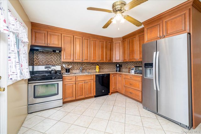 265 W Windsor Parkway, Oceanside, NY 11572