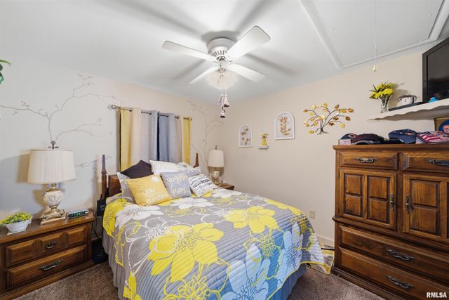 4222 N GALENA Road, Peoria, IL 61614