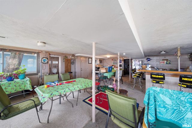 4222 N GALENA Road, Peoria, IL 61614