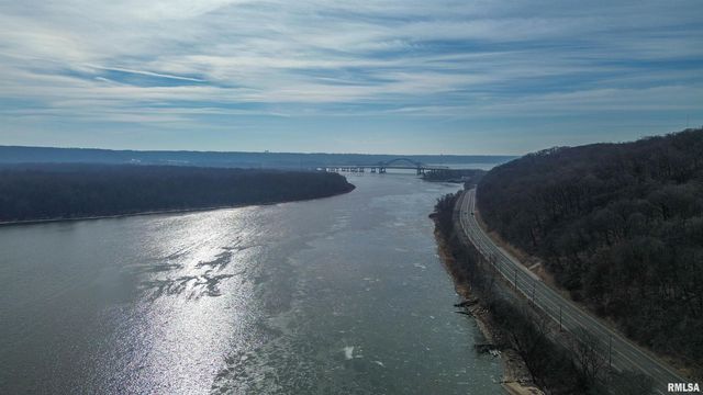 4222 N GALENA Road, Peoria, IL 61614