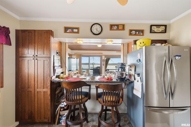 4222 N GALENA Road, Peoria, IL 61614