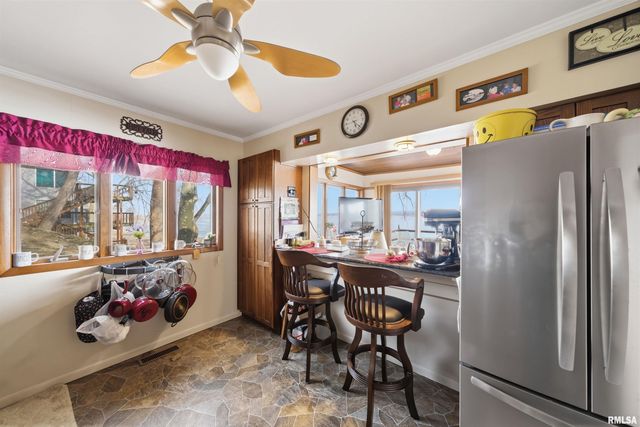 4222 N GALENA Road, Peoria, IL 61614