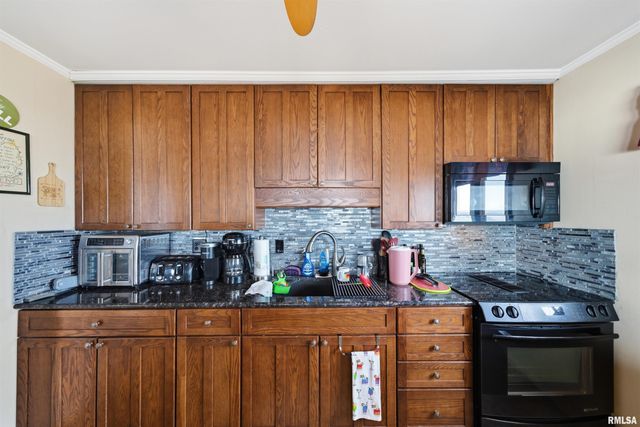 4222 N GALENA Road, Peoria, IL 61614