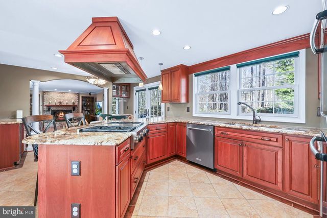 8410 TERRA WOODS DR, Springfield, VA 22153