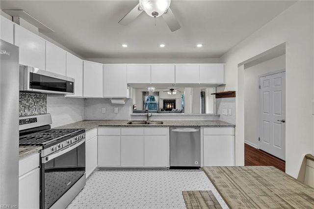 822 Quesnel DR, Virginia Beach, VA 23454