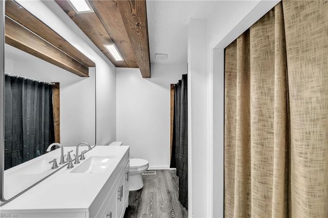 822 Quesnel DR, Virginia Beach, VA 23454