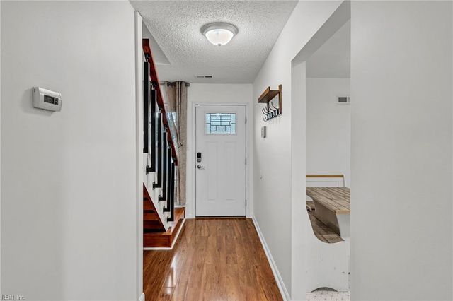 822 Quesnel DR, Virginia Beach, VA 23454