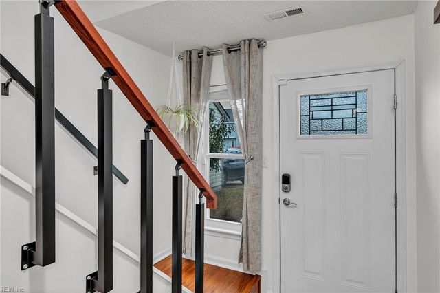 822 Quesnel DR, Virginia Beach, VA 23454