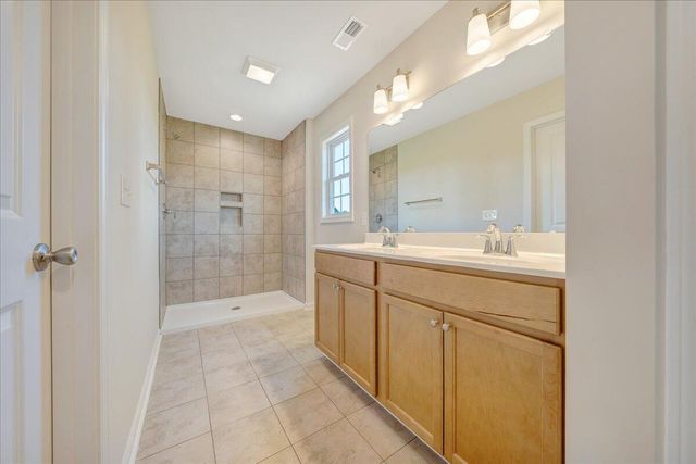 4999 Warrior DR, Salem, VA 24153