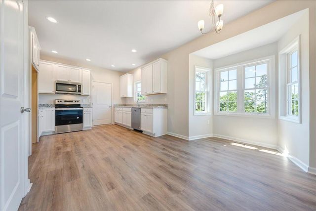 4999 Warrior DR, Salem, VA 24153