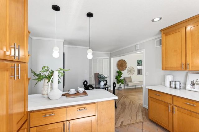 1572 Amesbury Way, San Jose, CA 95127