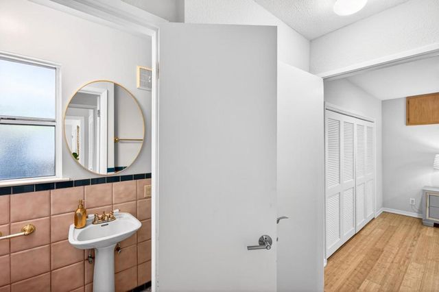 1572 Amesbury Way, San Jose, CA 95127