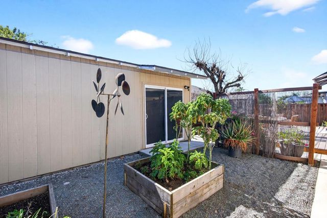 1572 Amesbury Way, San Jose, CA 95127